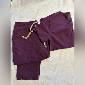 Women’s figs scrubs, large